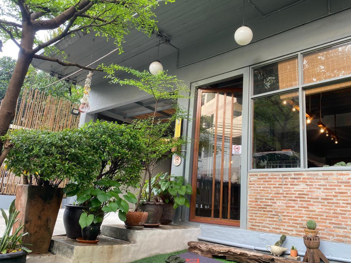 Nesuto Hostel Ramkamhaeng 52 Bangkok Exterior photo