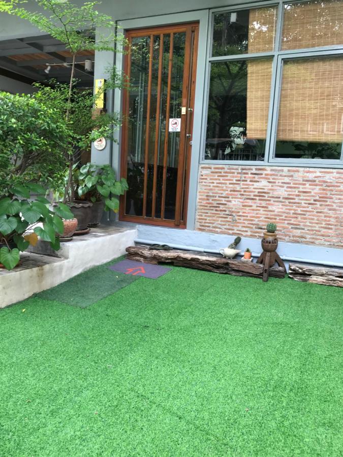Nesuto Hostel Ramkamhaeng 52 Bangkok Exterior photo